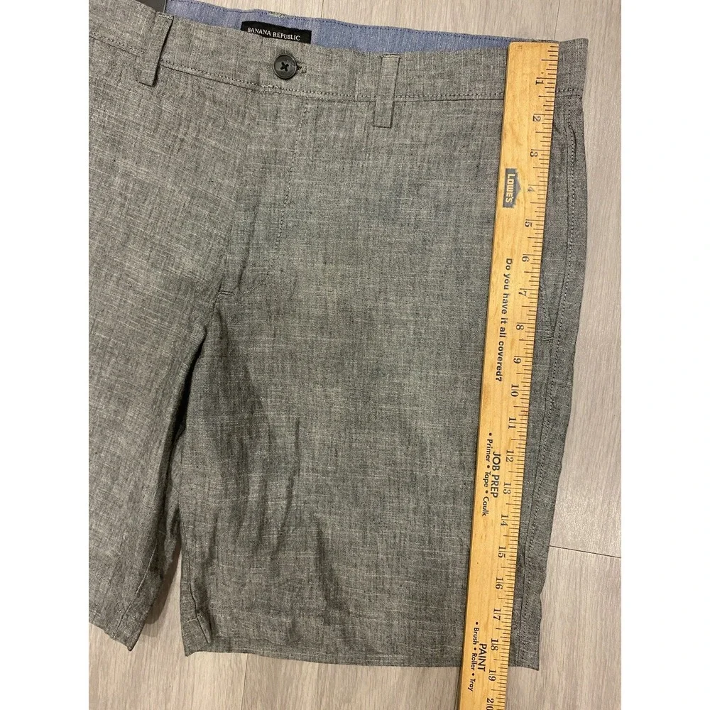 Banana Republic Men's 9